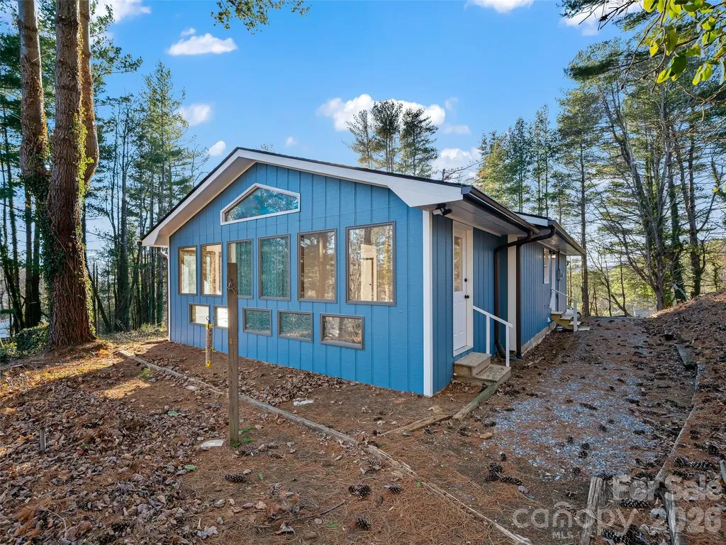 139 Church Street Burnsville NC 28714
