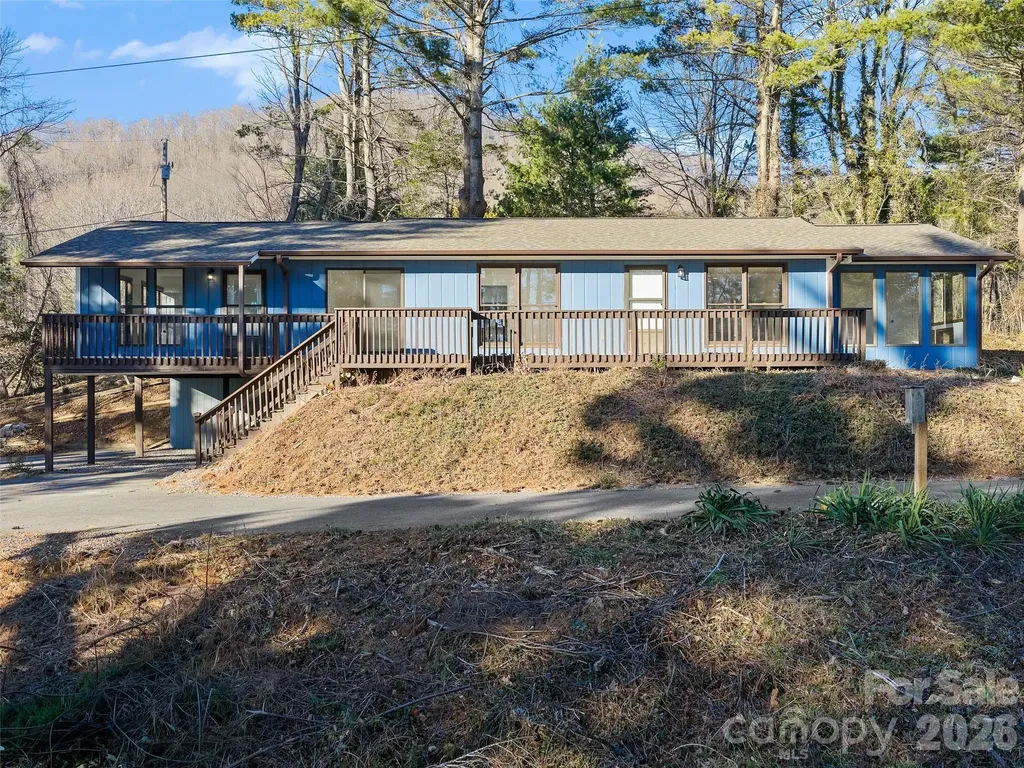 139 Church Street Burnsville NC 28714