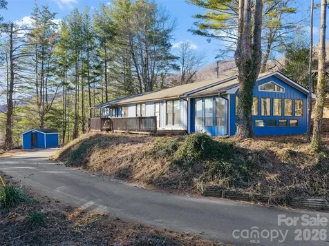 139 Church Street Burnsville NC 28714