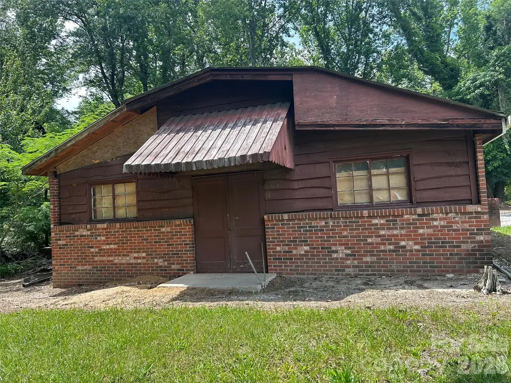 3177 Haywood Road Hendersonville NC 28791