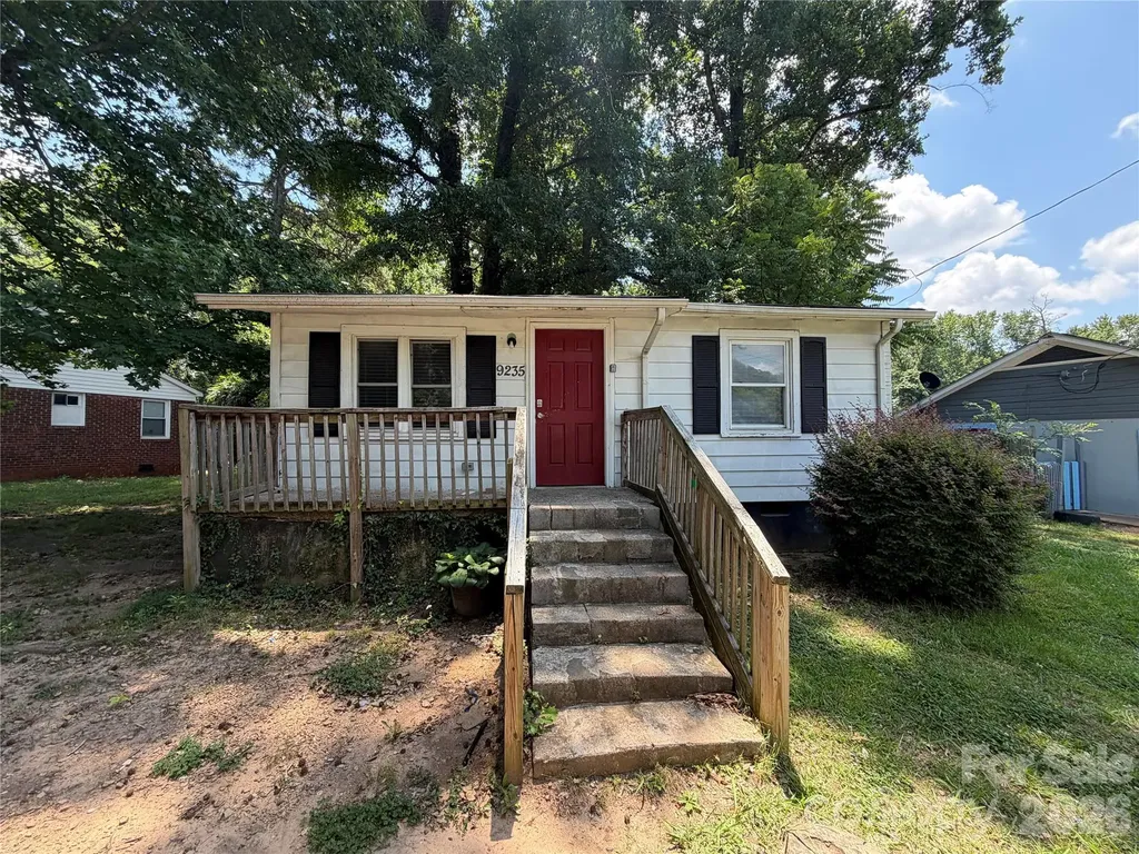 9235 Kendall Drive Charlotte NC 28214