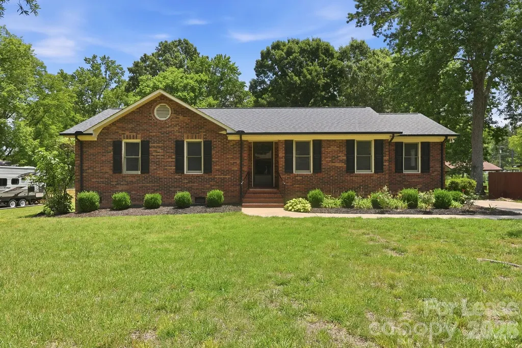 6299 Spring Court Lane Harrisburg NC 28075