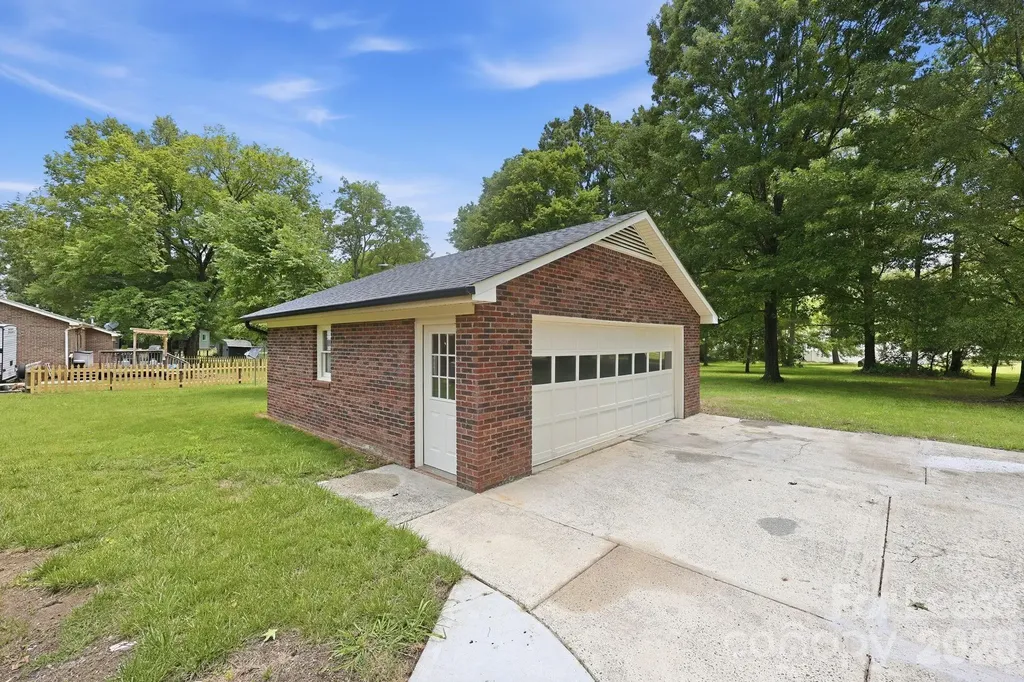 6299 Spring Court Lane Harrisburg NC 28075