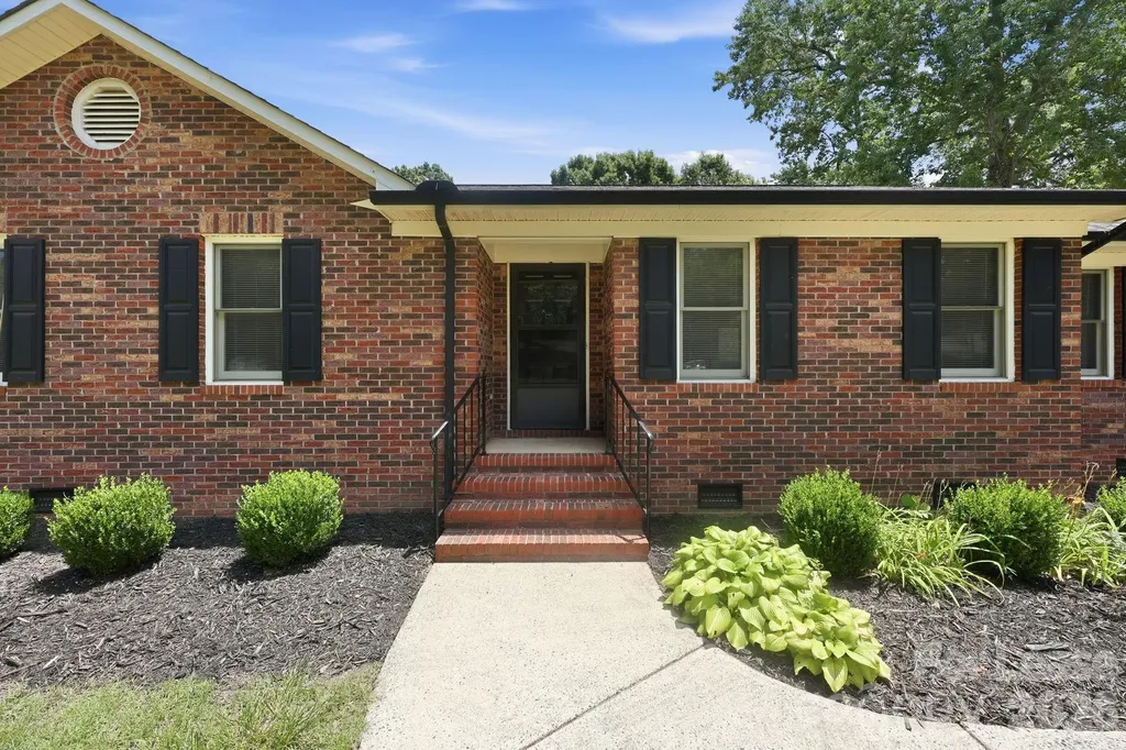 6299 Spring Court Lane Harrisburg NC 28075