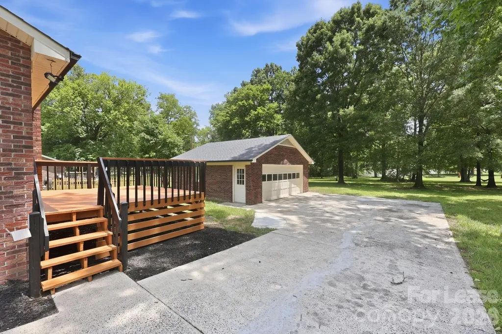 6299 Spring Court Lane Harrisburg NC 28075