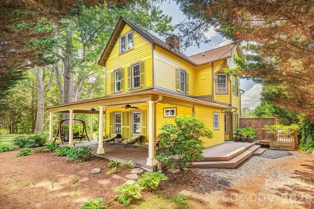42 Church Street Weaverville NC 28787