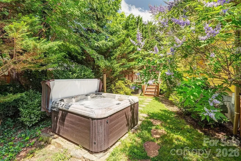 42 Church Street Weaverville NC 28787
