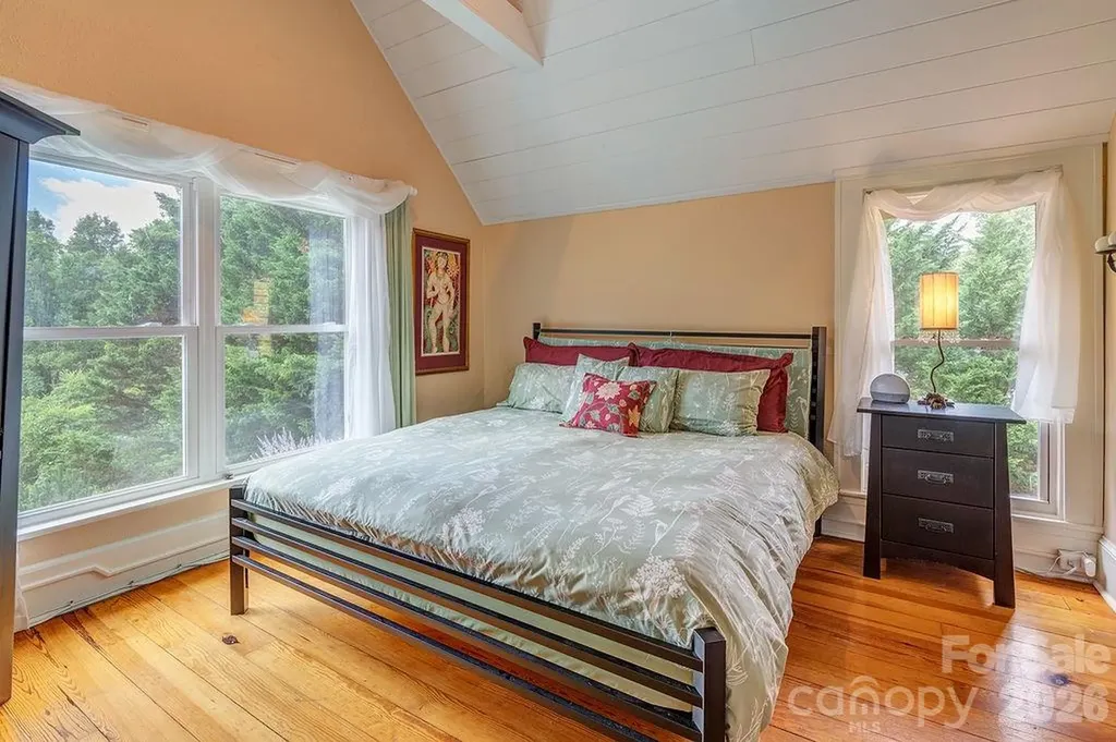 42 Church Street Weaverville NC 28787