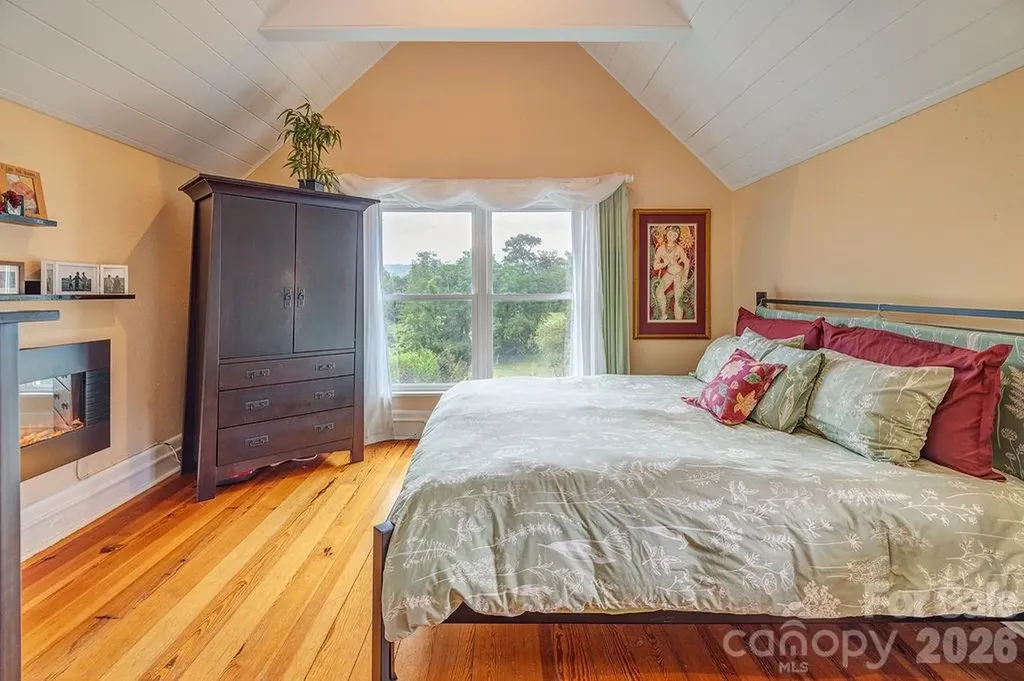 42 Church Street Weaverville NC 28787