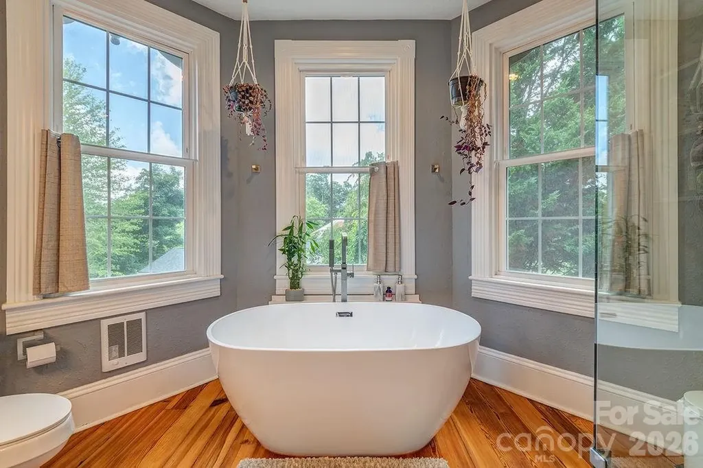 42 Church Street Weaverville NC 28787