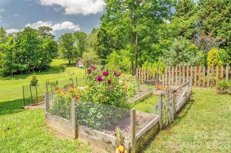 42 Church Street Weaverville NC 28787