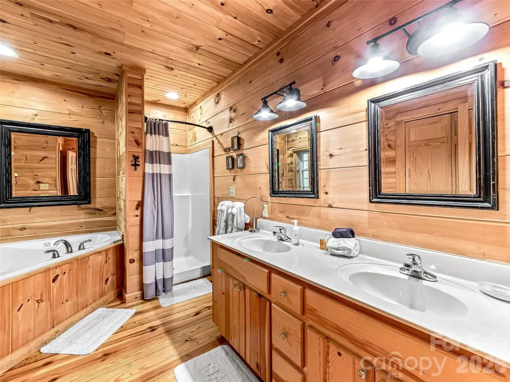 250 Fairway Drive Lake Toxaway NC 28747