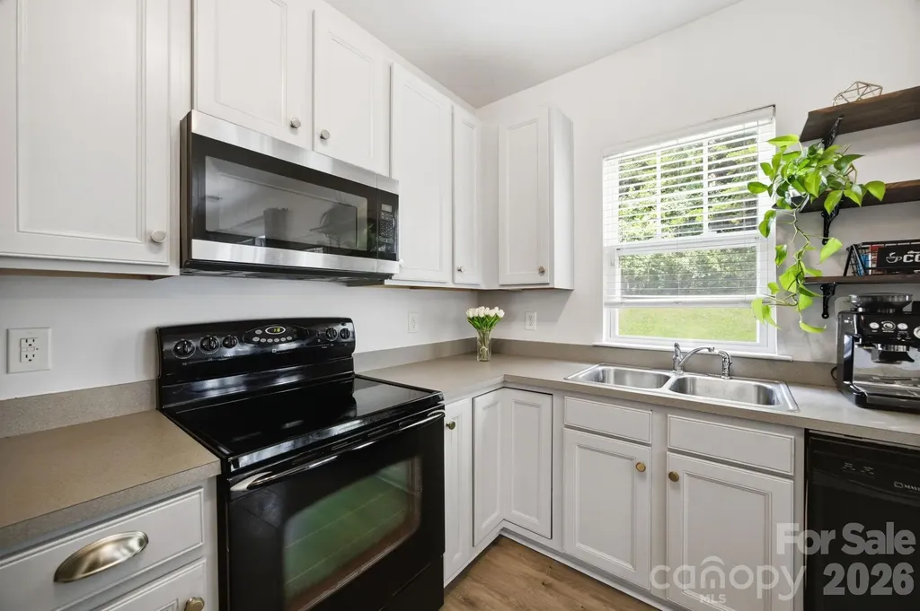 9511 Long Hill Drive Charlotte NC 28214