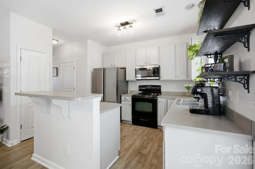 9511 Long Hill Drive Charlotte NC 28214
