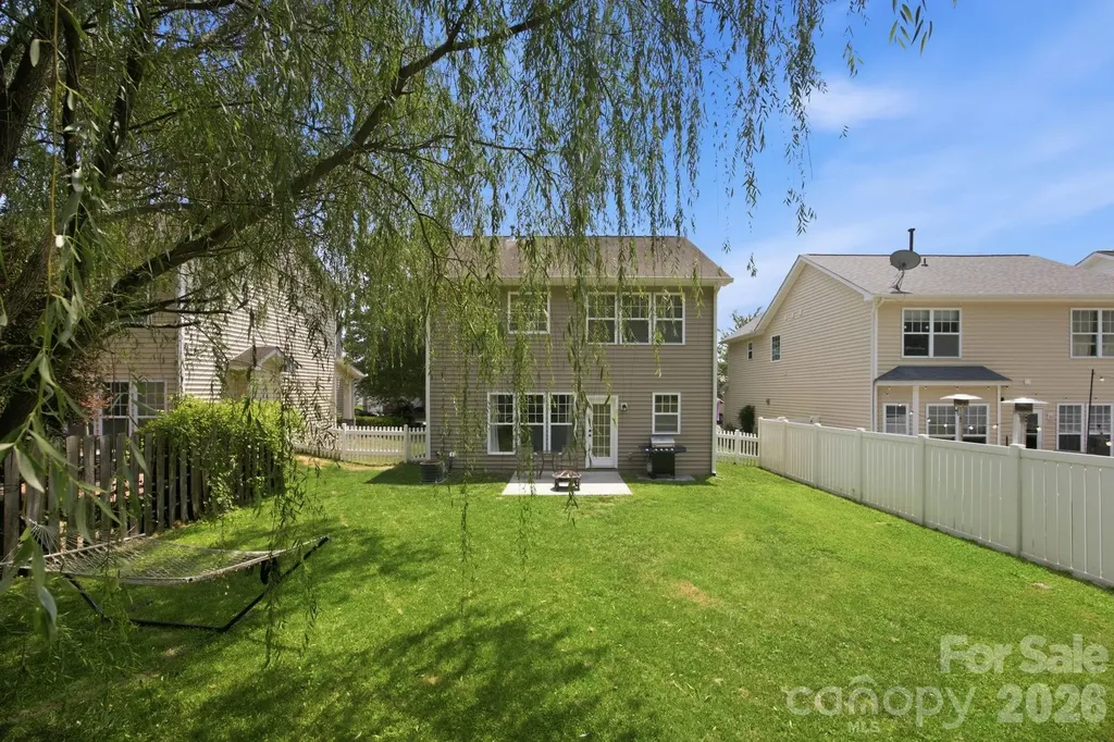 9511 Long Hill Drive Charlotte NC 28214