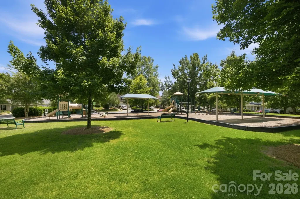 9511 Long Hill Drive Charlotte NC 28214