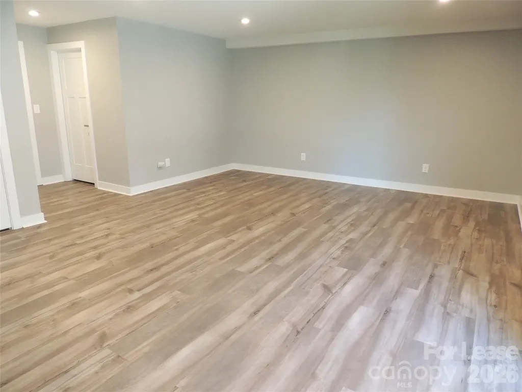 1912 Catkin Lane Charlotte NC 28205