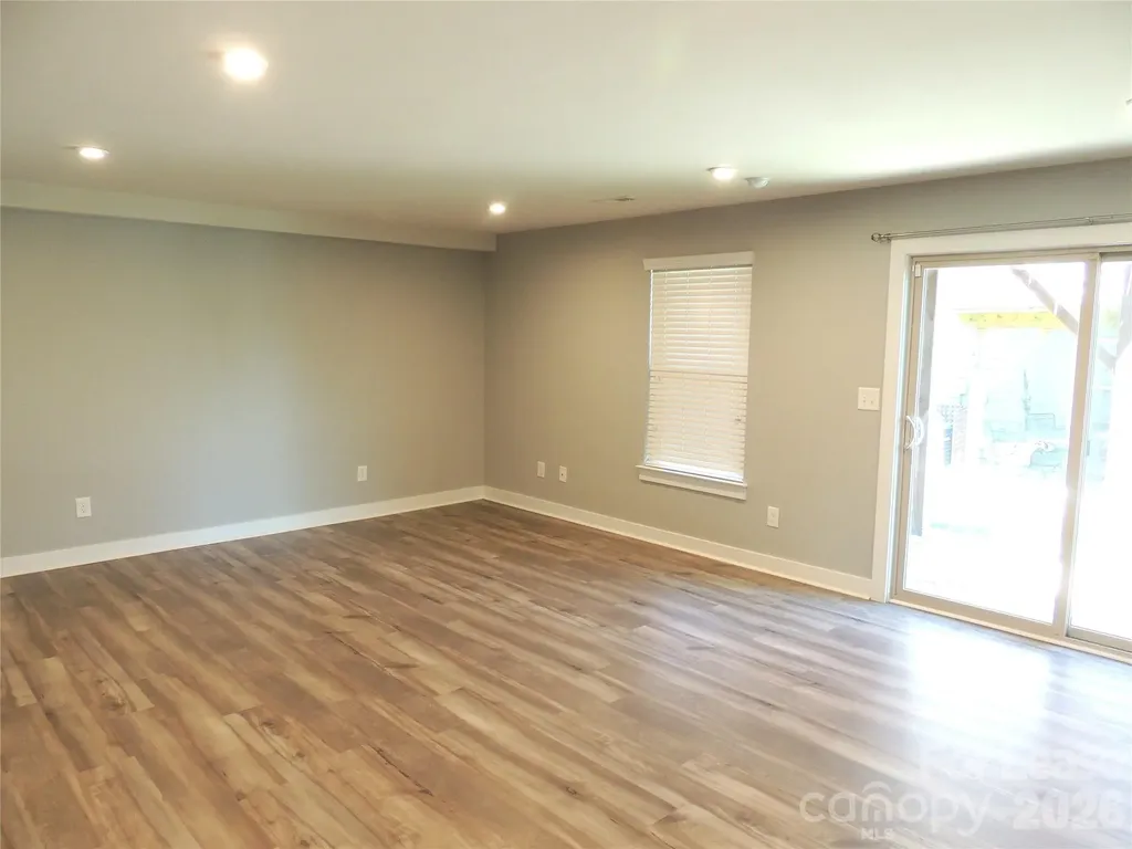 1912 Catkin Lane Charlotte NC 28205