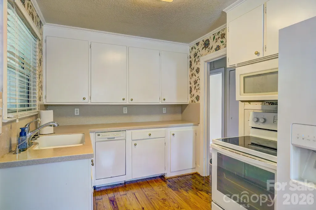 402 N Houser Street Cherryville NC 28021
