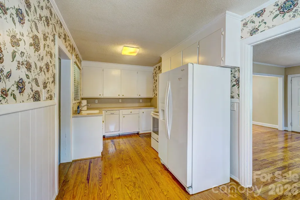 402 N Houser Street Cherryville NC 28021