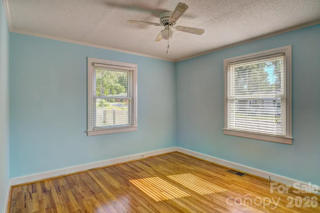 402 N Houser Street Cherryville NC 28021