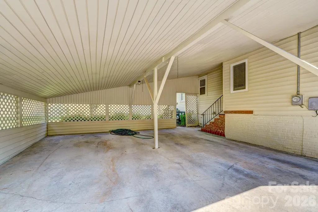 402 N Houser Street Cherryville NC 28021