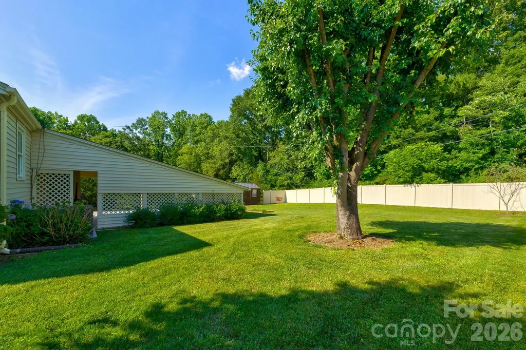 402 N Houser Street Cherryville NC 28021