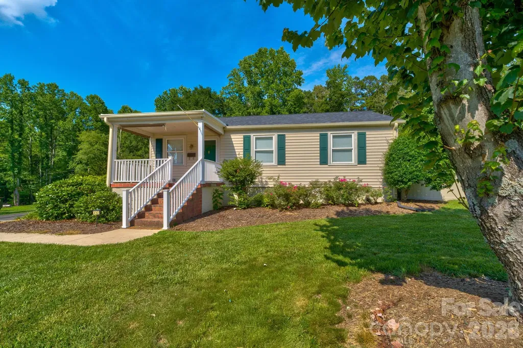 402 N Houser Street Cherryville NC 28021