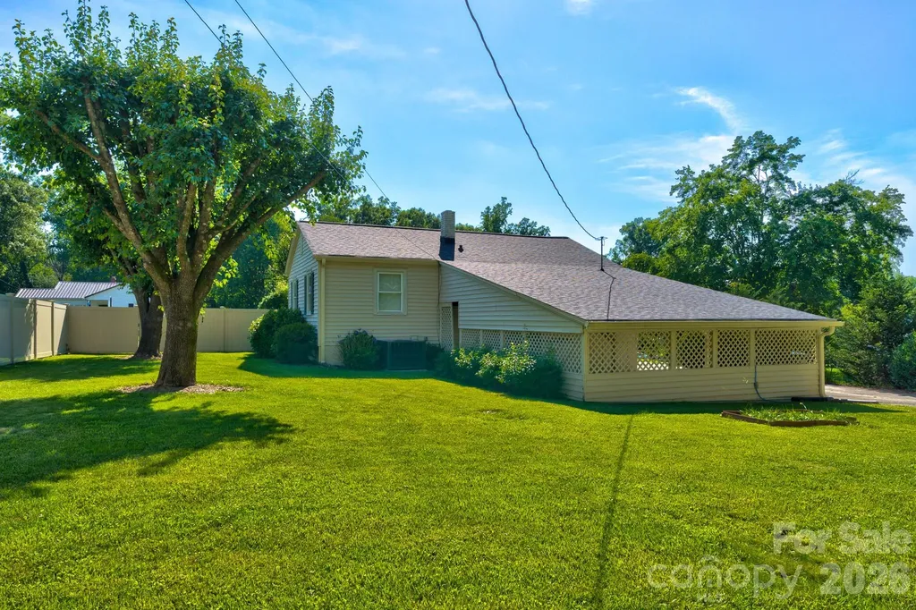 402 N Houser Street Cherryville NC 28021
