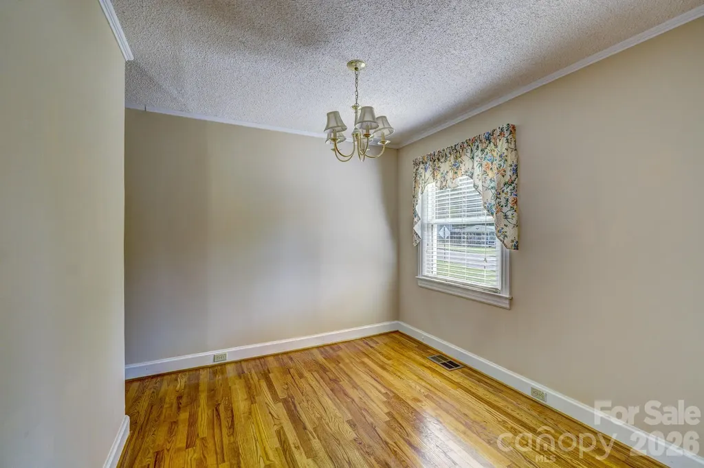 402 N Houser Street Cherryville NC 28021