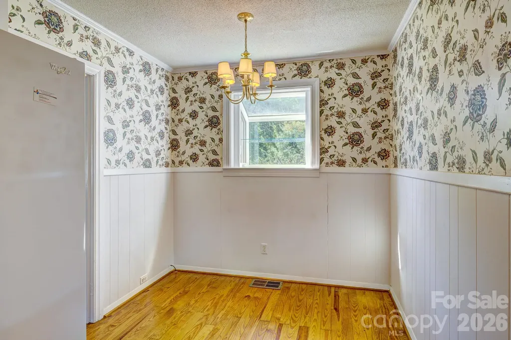 402 N Houser Street Cherryville NC 28021