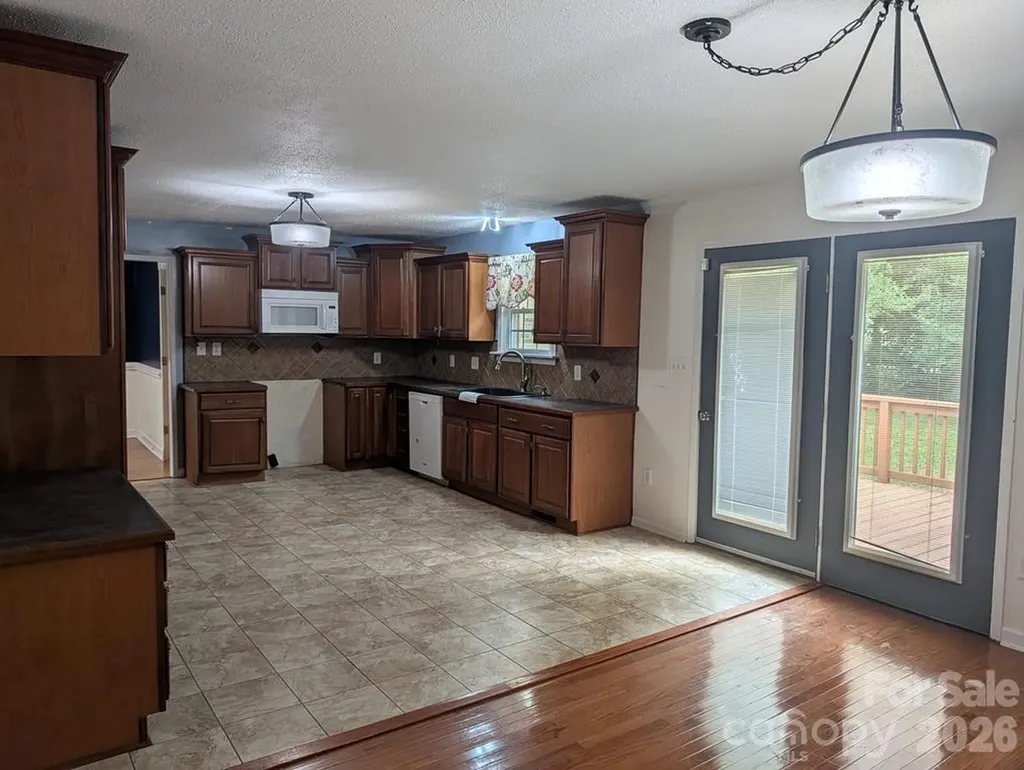 111 Midway Lake Road Mooresville NC 28115