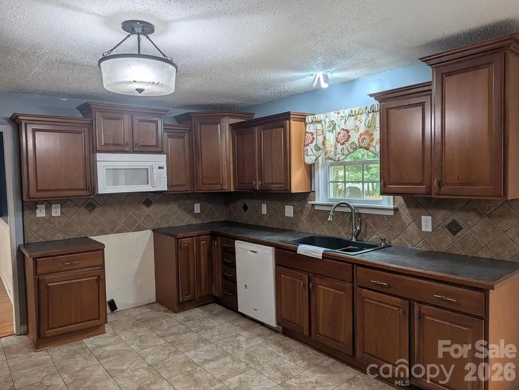 111 Midway Lake Road Mooresville NC 28115