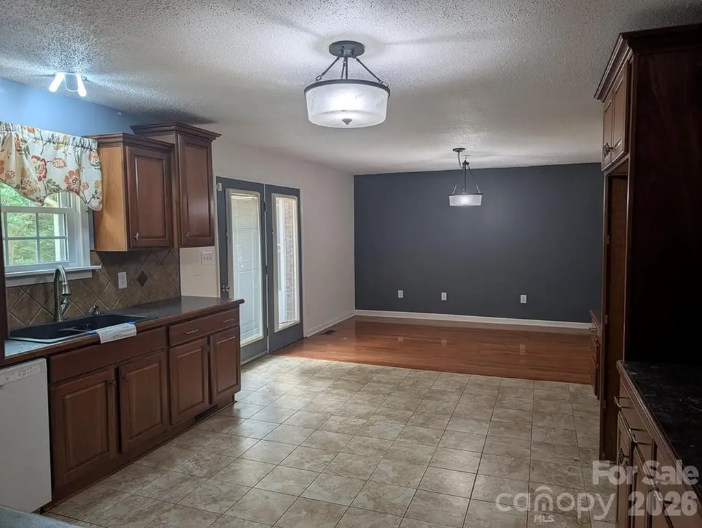 111 Midway Lake Road Mooresville NC 28115