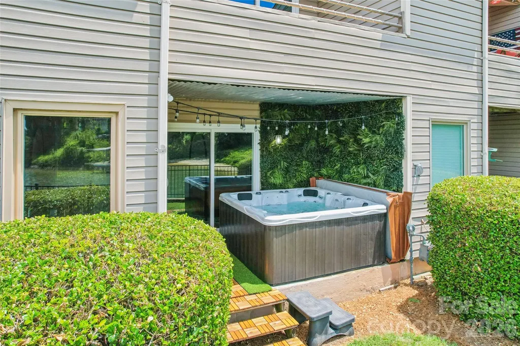 14039 Queens Harbor Road Charlotte NC 28278