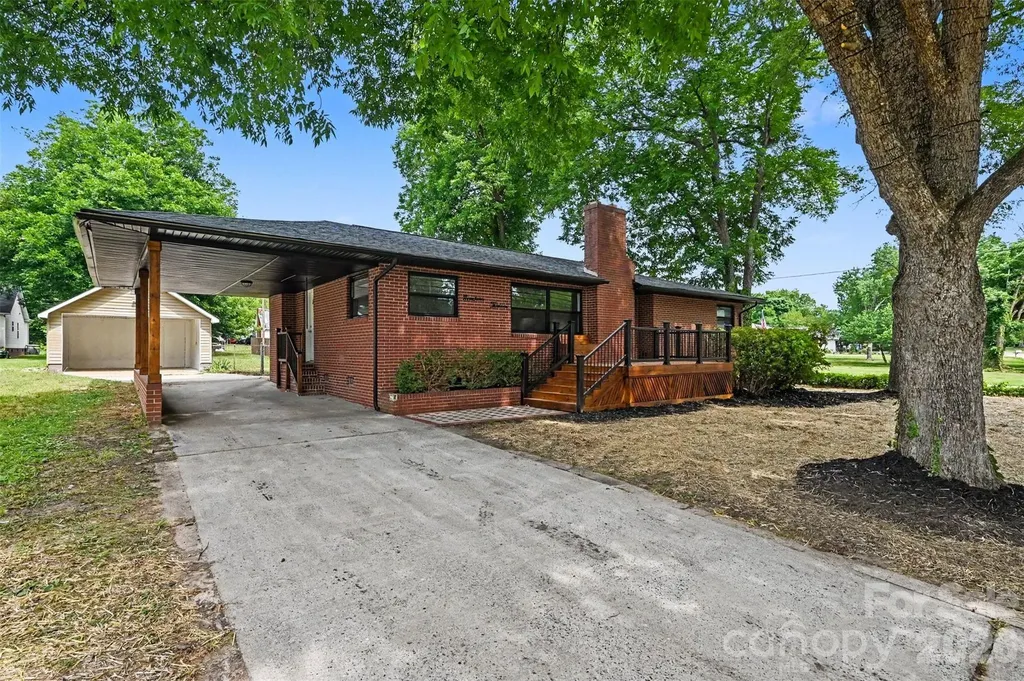 1913 S Main Street Kannapolis NC 28081