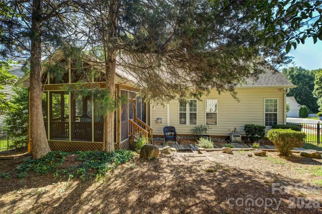 11611 Knightsdale Drive Charlotte NC 28277
