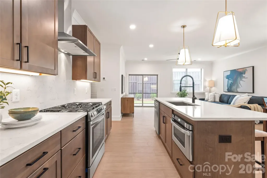 Charlotte NC, 804 Garringer Place, Unit 16