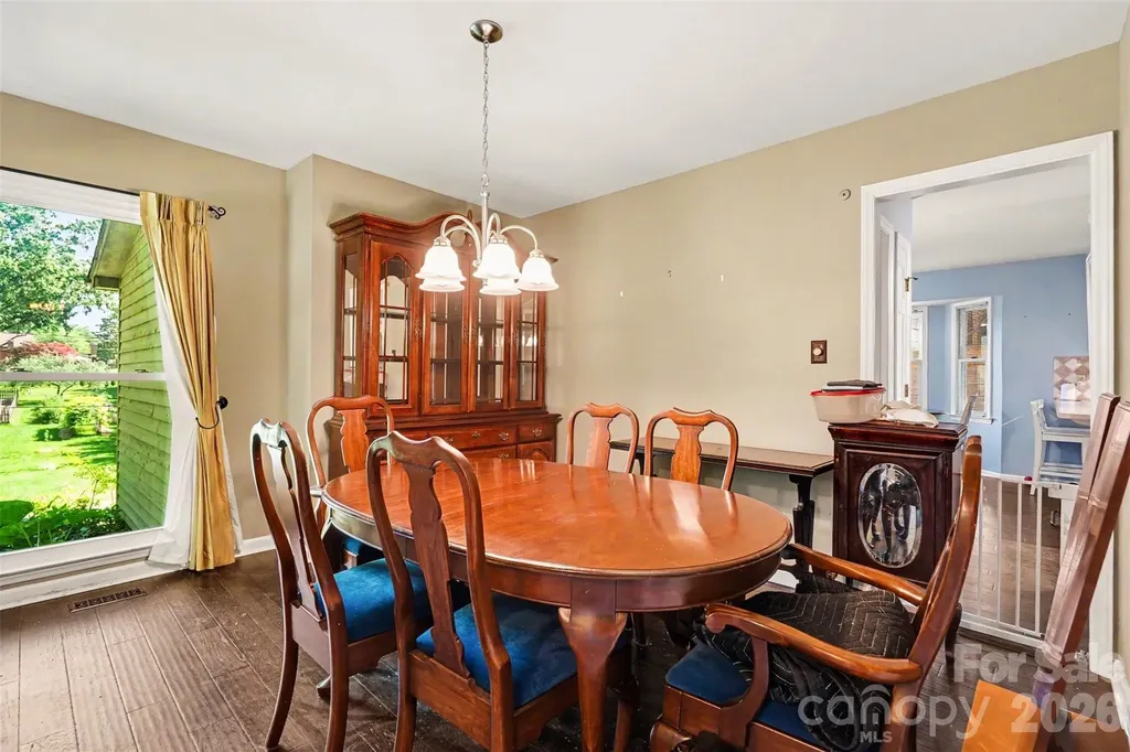 141 32nd Avenue NW Hickory NC 28601
