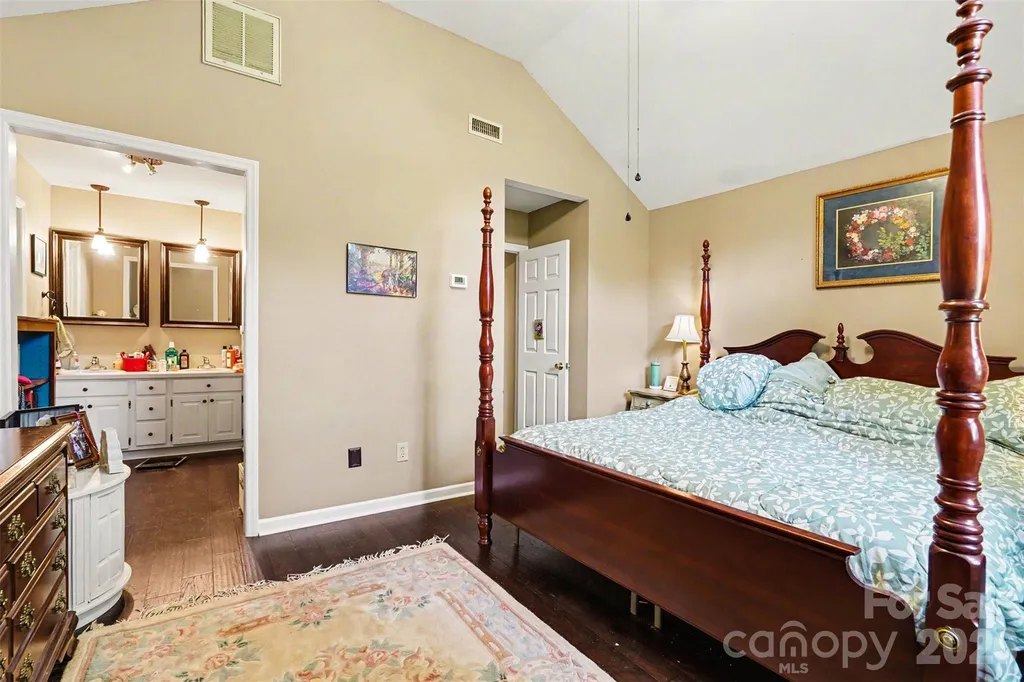 141 32nd Avenue NW Hickory NC 28601