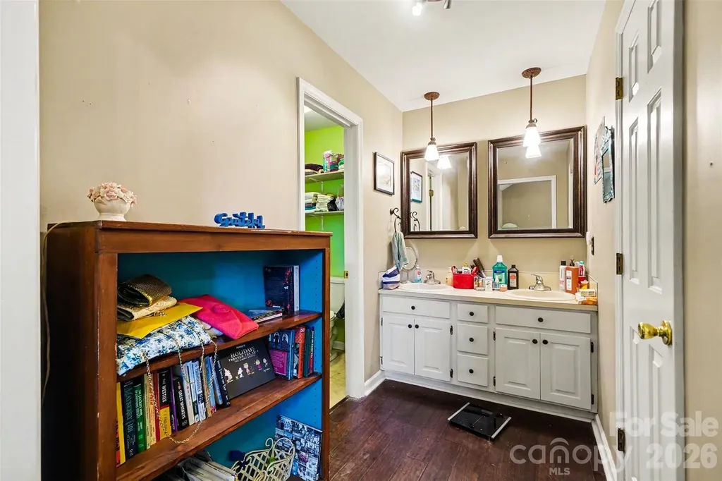 141 32nd Avenue NW Hickory NC 28601