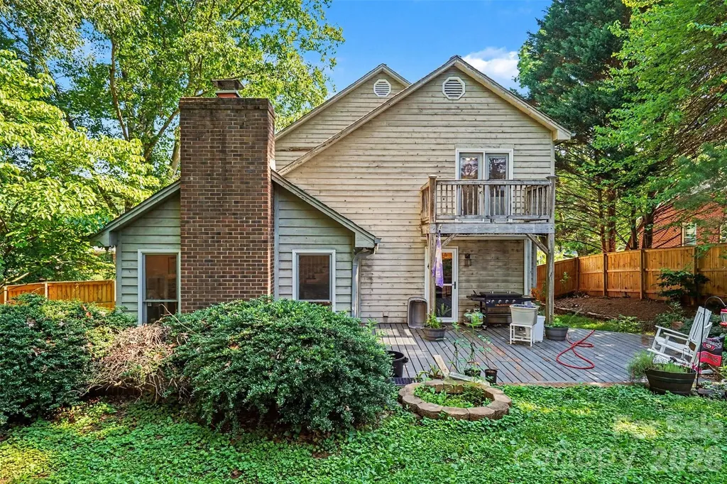 141 32nd Avenue NW Hickory NC 28601