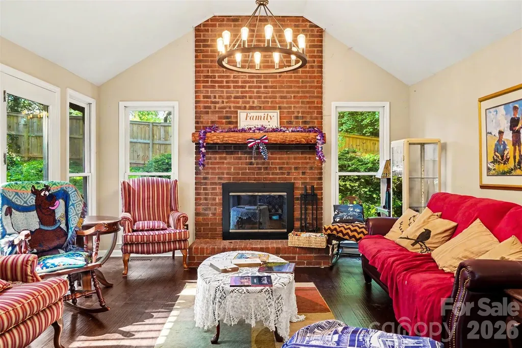 141 32nd Avenue NW Hickory NC 28601
