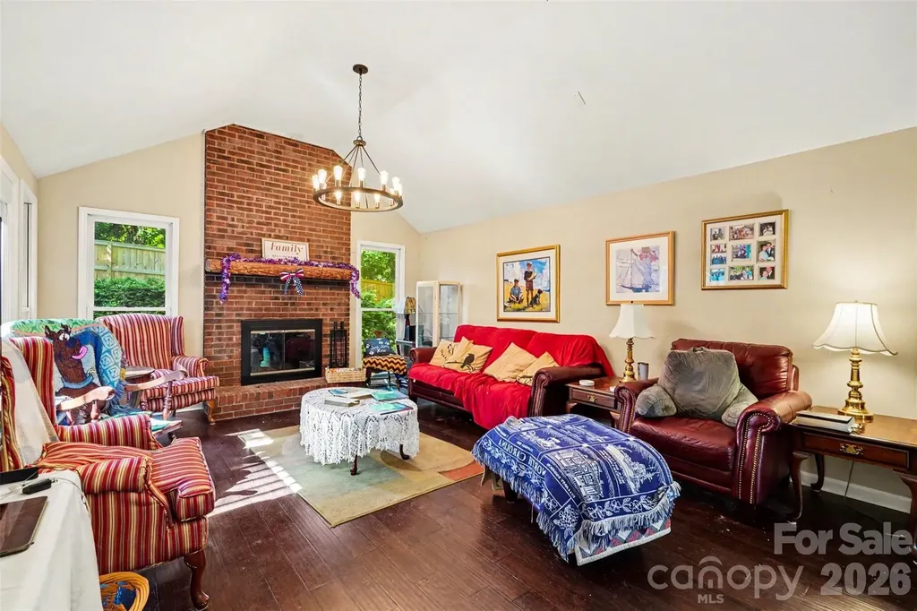 141 32nd Avenue NW Hickory NC 28601