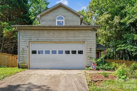 141 32nd Avenue NW Hickory NC 28601