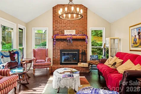 141 32nd Avenue NW Hickory NC 28601