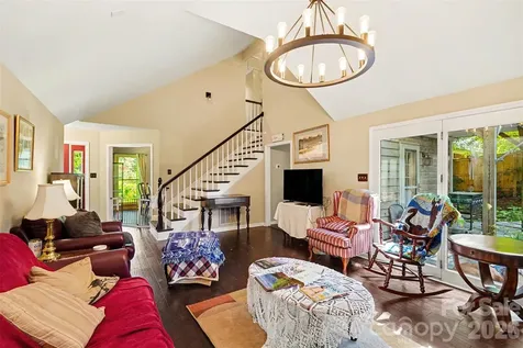 141 32nd Avenue NW Hickory NC 28601