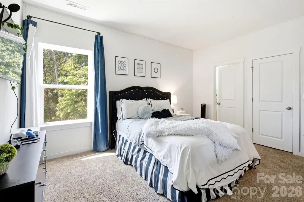 15611 Walnut Hill Drive Charlotte NC 28278