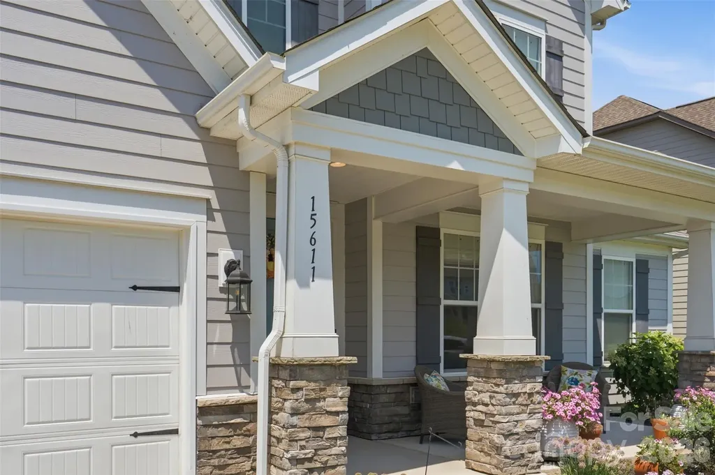 15611 Walnut Hill Drive Charlotte NC 28278