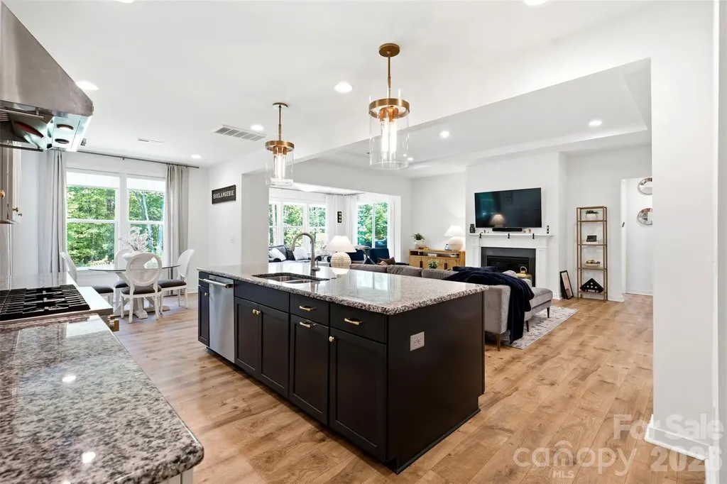 15611 Walnut Hill Drive Charlotte NC 28278